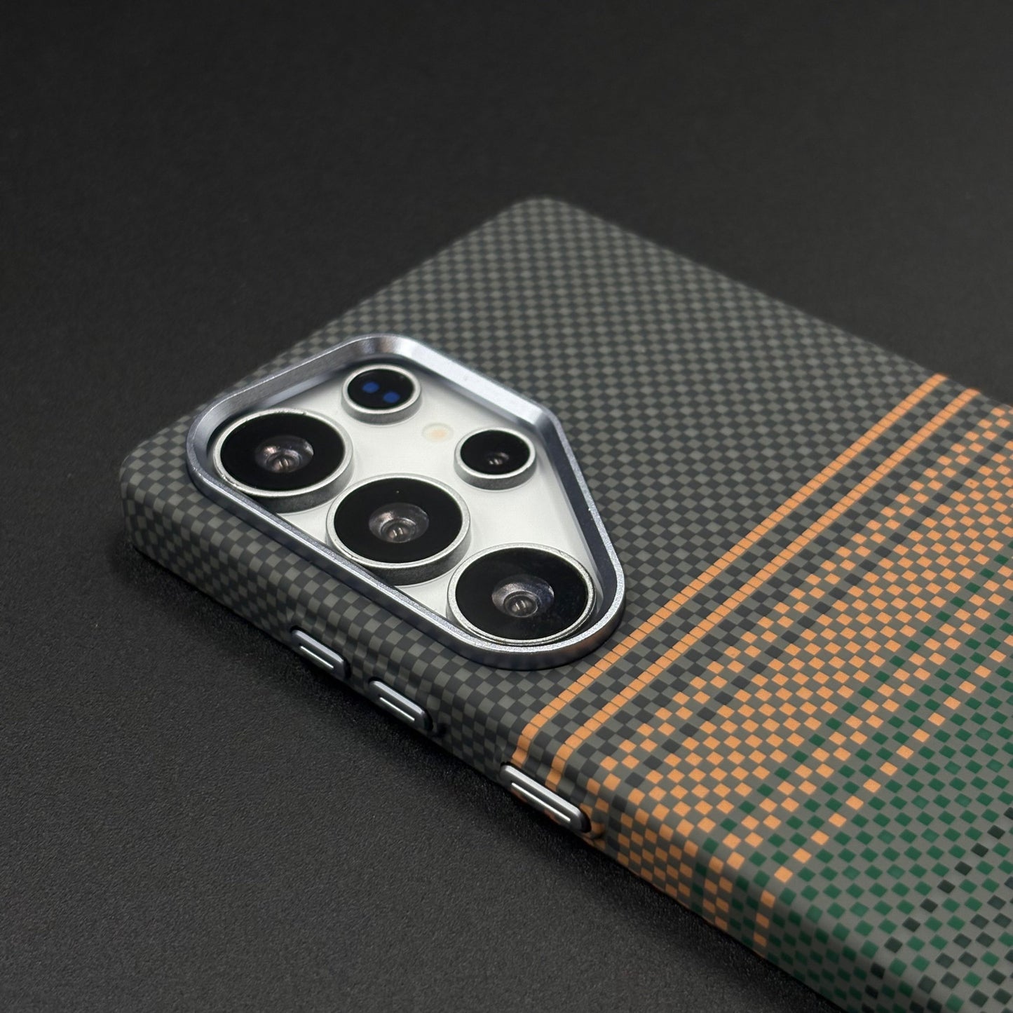 Samsung Galaxy S25 Ultra Pixelated Premium Slim Case | Rare Aramid Texture Finish | Real Carbon Fibre Feel | Hidden MagSafe