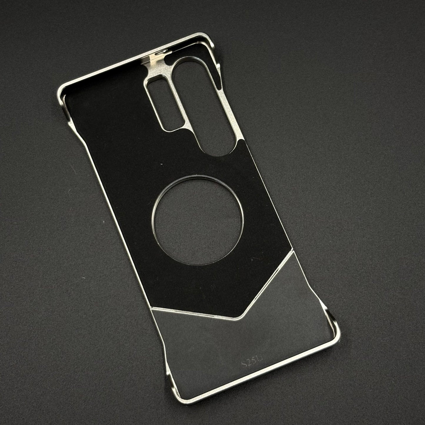 Frameless Carbon Fiber Bumper Case for Samsung Galaxy S24 Ultra | 360° Rotating Magsafe Stand | Rugged Magnetic Protection