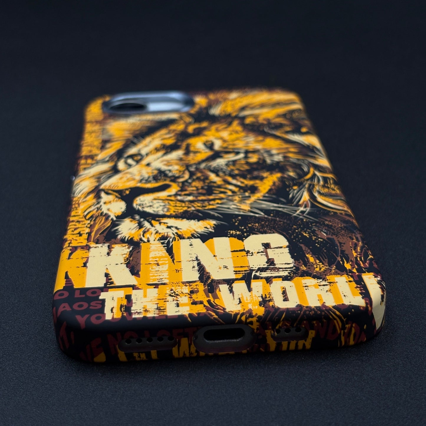 Aramid Texture Case Lion The King for iPhone 16E Carbon Fibre Feel | Hidden MagSafe | Ultra Slim Fit