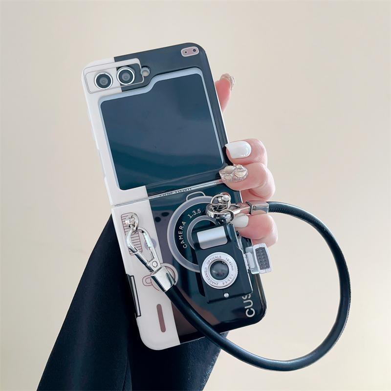 Vintage Camera Case with Flash & Sling for Samsung Galaxy Z Flip 7 FE | Retro Design | Functional LED Light