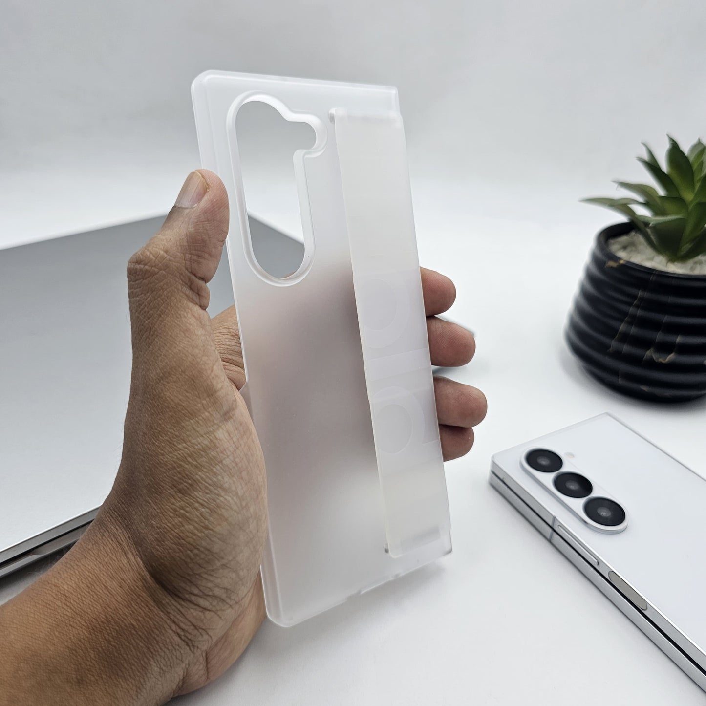 Wristband Grip Case for Samsung Galaxy Z Fold 7 | Slim Stylish Strap Holder