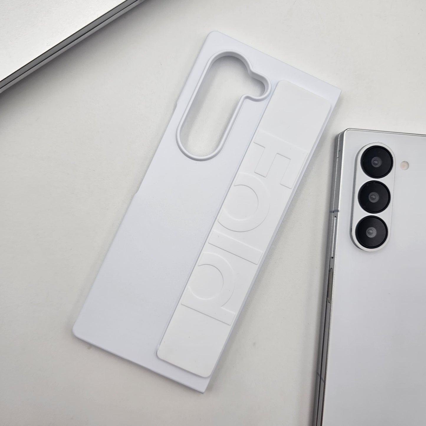 Wristband Grip Case for Samsung Galaxy Z Fold 7 | Slim Stylish Strap Holder