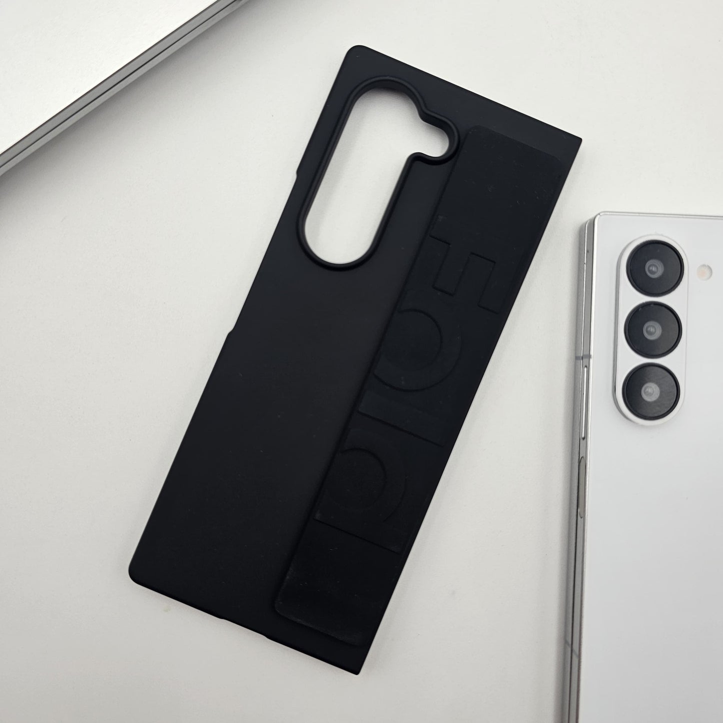 Wristband Grip Case for Samsung Galaxy Z Fold 7 | Slim Stylish Strap Holder