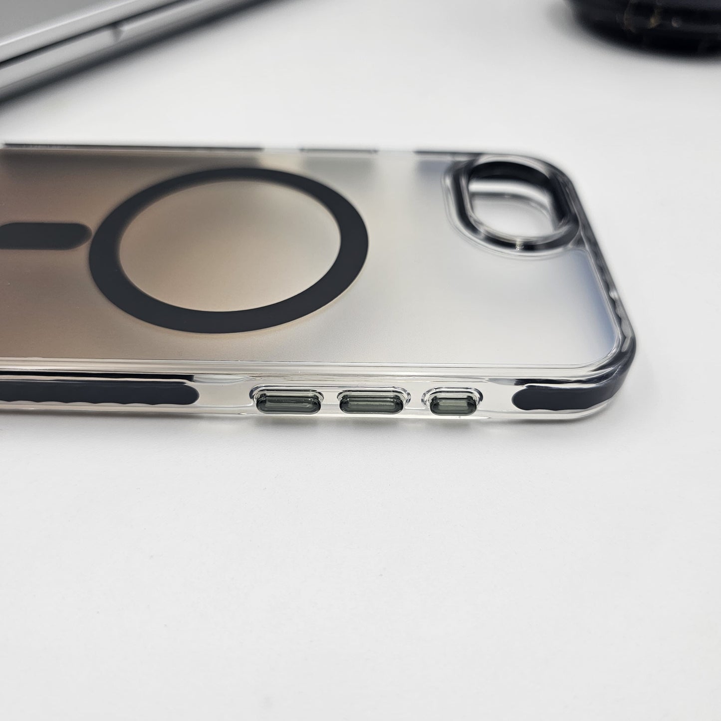 iPhone 16E Non Yellow OG Gradual Premium Matte Magsafe Case