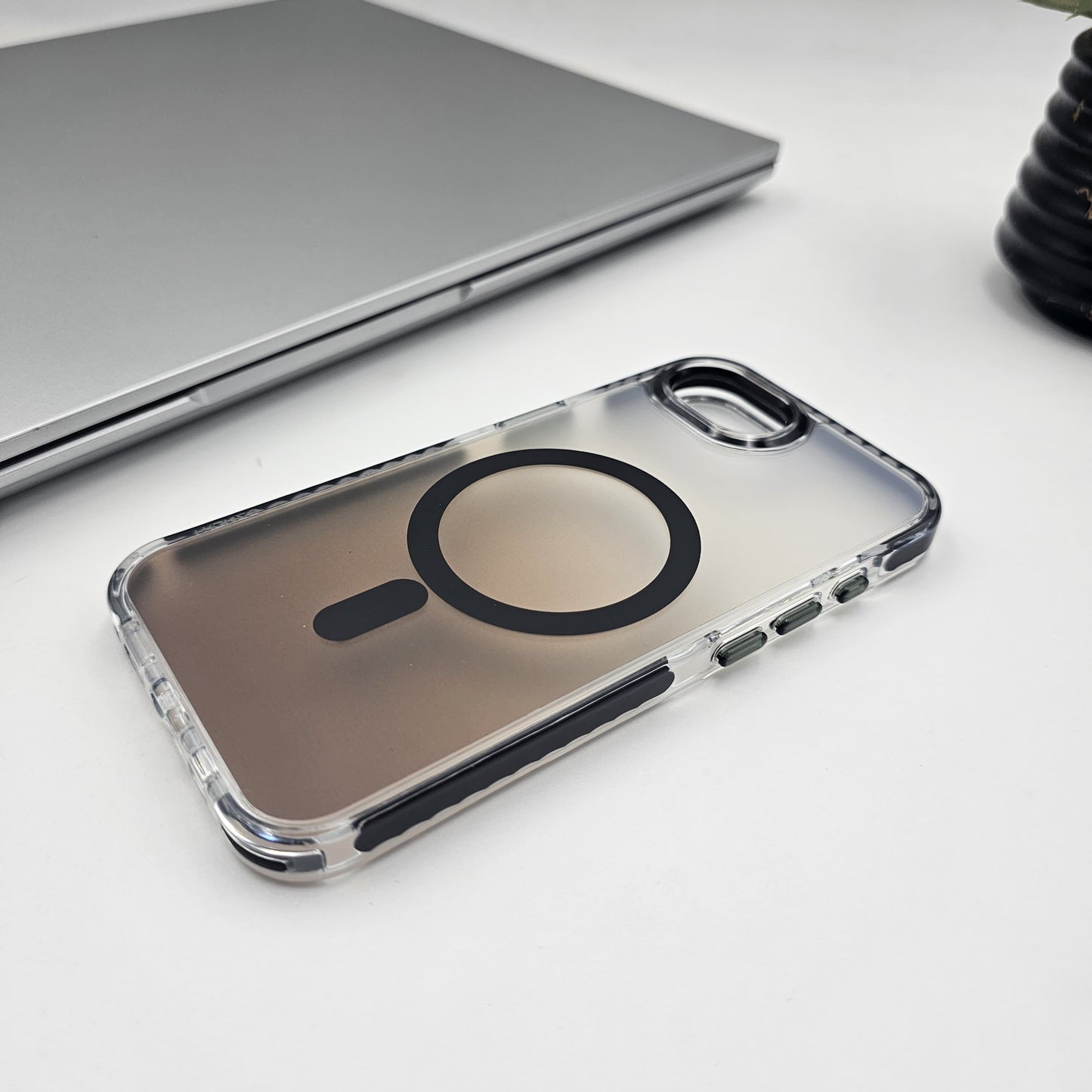 iPhone 16E Non Yellow OG Gradual Premium Matte Magsafe Case