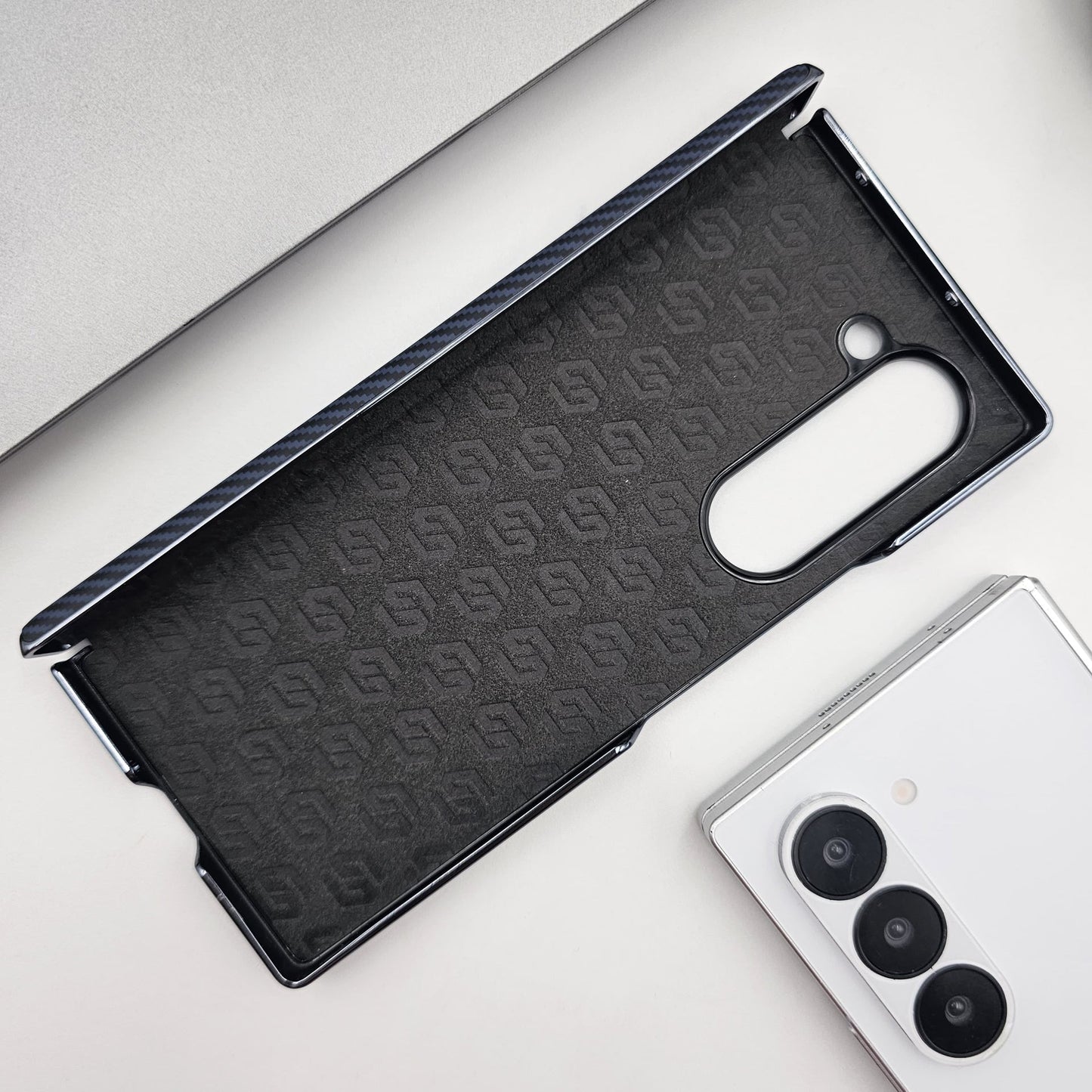 Carbon Fibre Smooth Feel Case with Front Screen Protector For Samsung Galaxy Z Fold 7 | Lightweight | Luxury Look