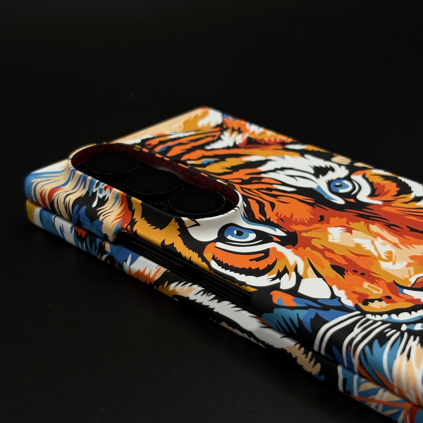 Tiger Premium Slim Case for Samsung Galaxy Z Fold 8 Ultra | Rare Aramid Texture Finish | Real Carbon Fibre Feel | Hidden MagSafe