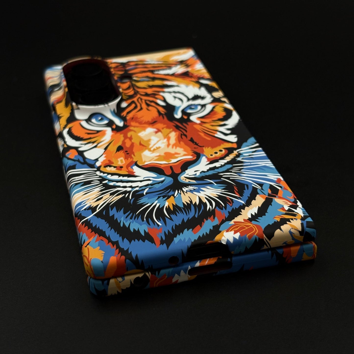 Tiger Premium Slim Case for Samsung Galaxy Z Fold 8 Ultra | Rare Aramid Texture Finish | Real Carbon Fibre Feel | Hidden MagSafe