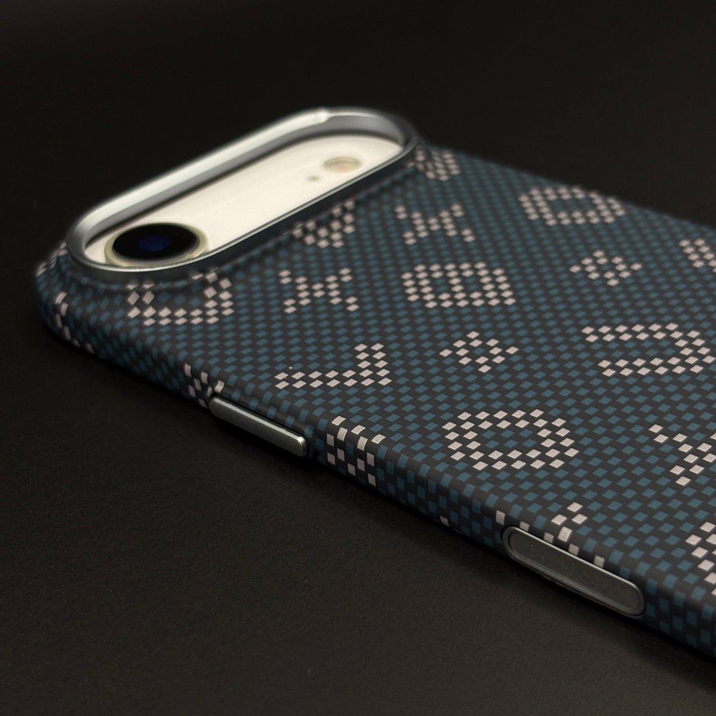 Glow in the Dark Aramid Fiber Phone Case Cover for iPhone 17 Air | Hidden Magsafe | Luminous Design