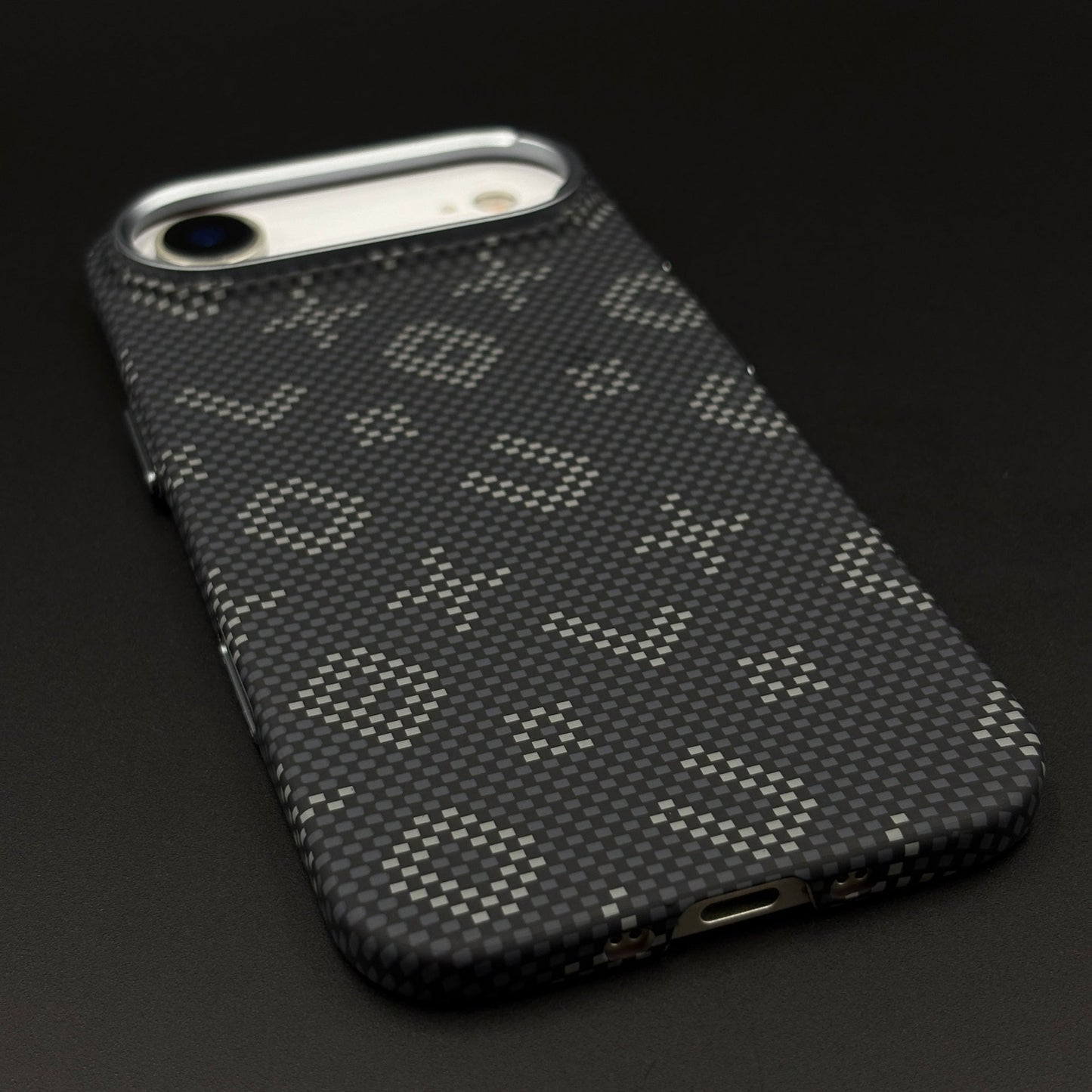 Glow in the Dark Aramid Fiber Phone Case Cover for iPhone 17 Air | Hidden Magsafe | Luminous Design
