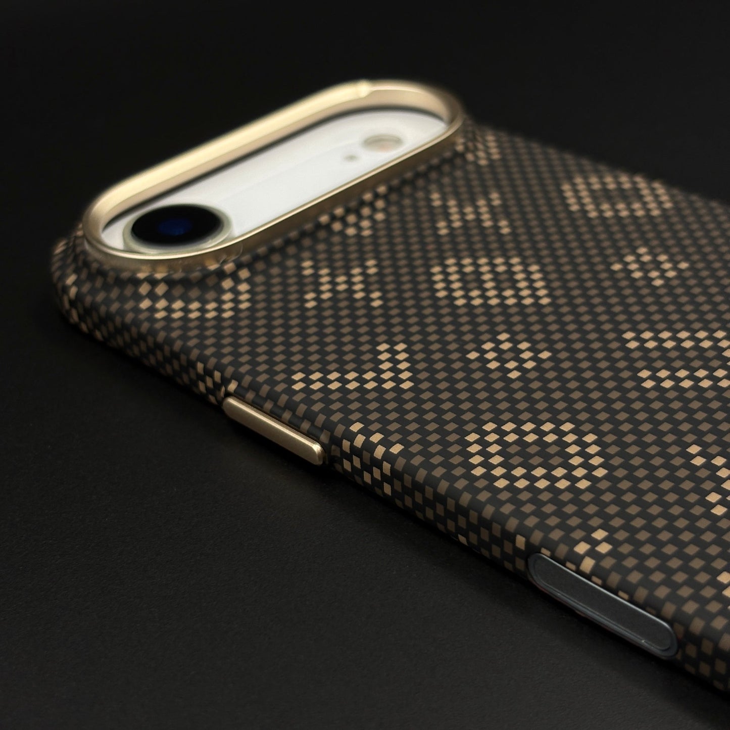 Glow in the Dark Aramid Fiber Phone Case Cover for iPhone 17 Air | Hidden Magsafe | Luminous Design
