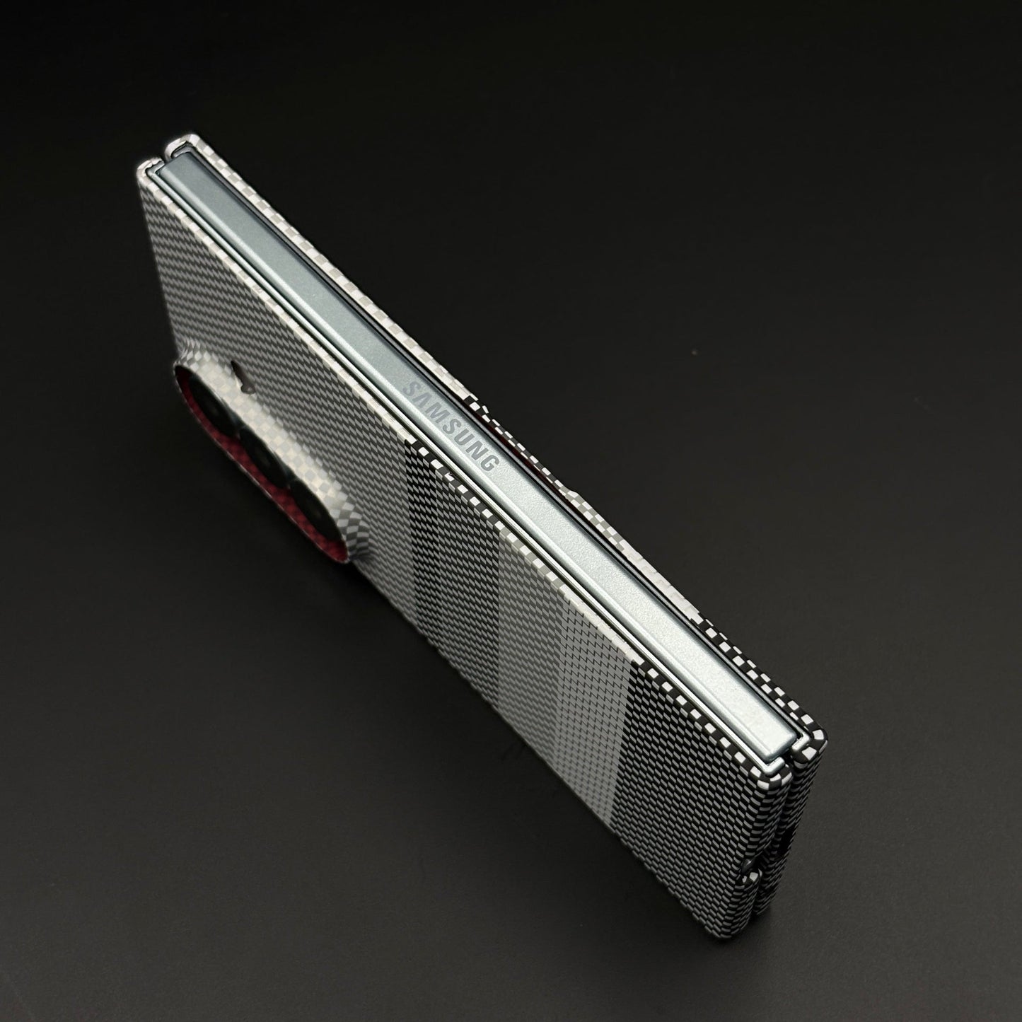 Aramid Texture Case Monochrome Stripe for Samsung Galaxy Z Fold 7 Carbon Fibre Feel | Hidden MagSafe | Ultra Slim Fit