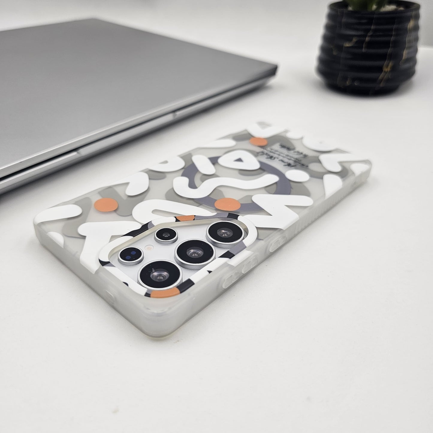 Samsung Galaxy S24 Smokey Graffiti Magnetic Magsafe Case