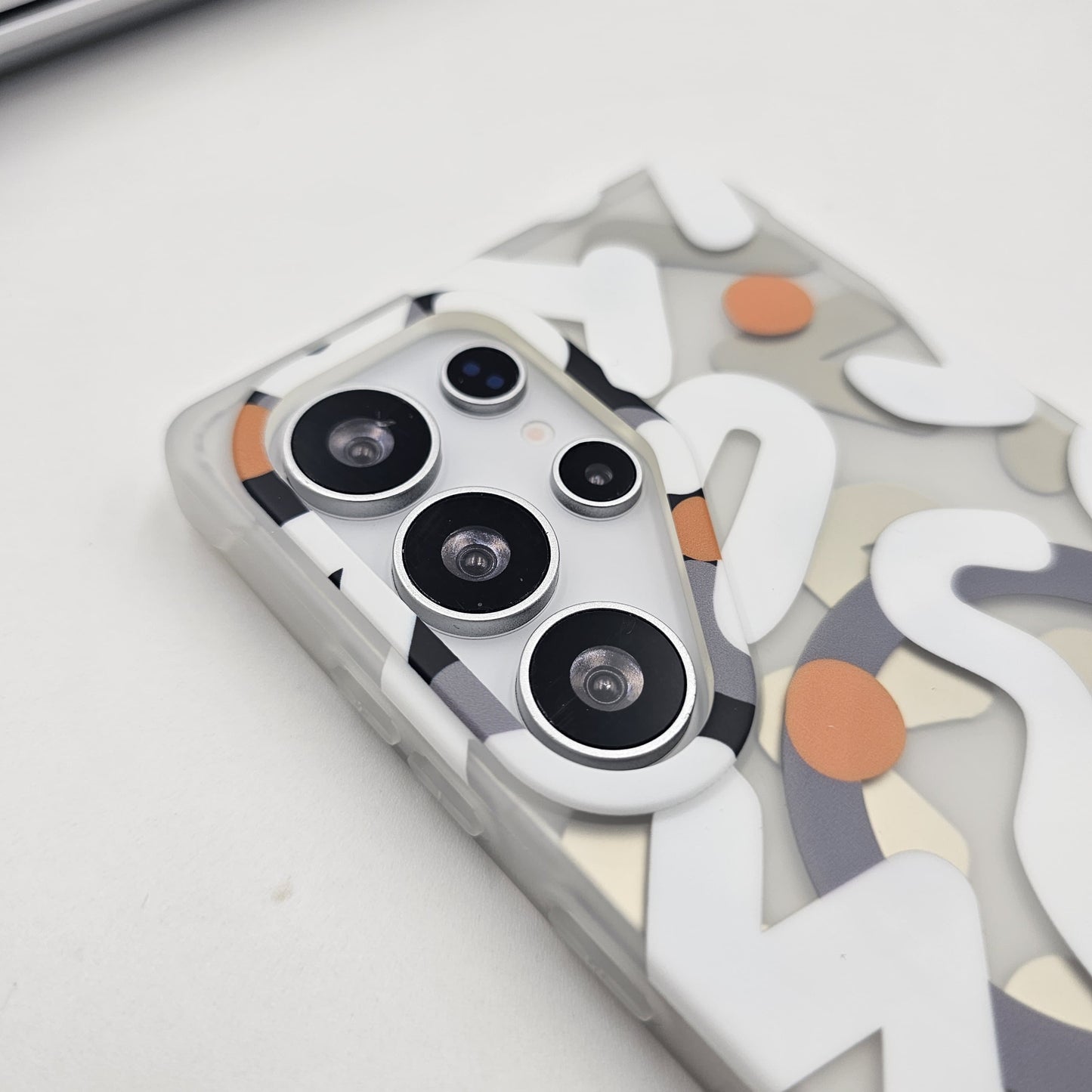 Samsung Galaxy S24 Ultra Smokey Graffiti Magnetic Magsafe Case
