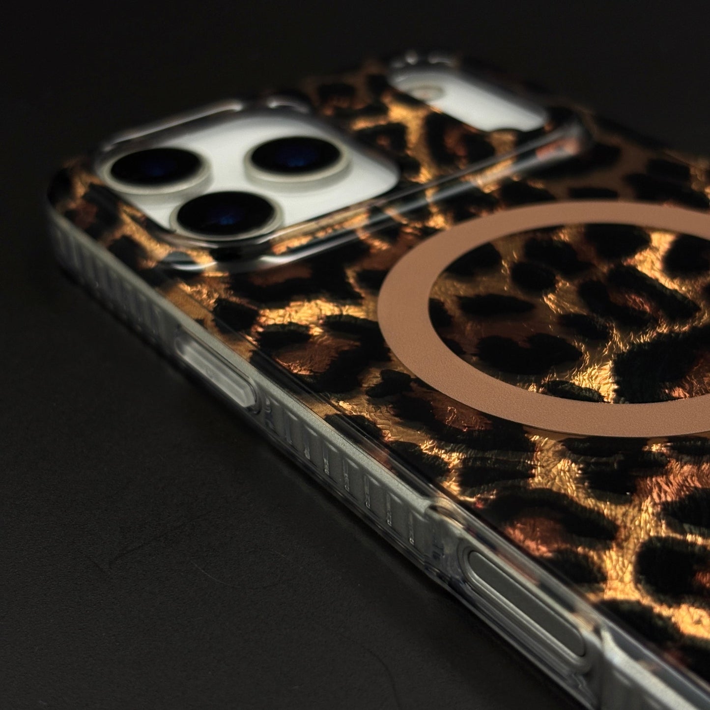 Golden Wild Leopard Pattern MagSafe Mobile Case Cover for iPhone 17 Series