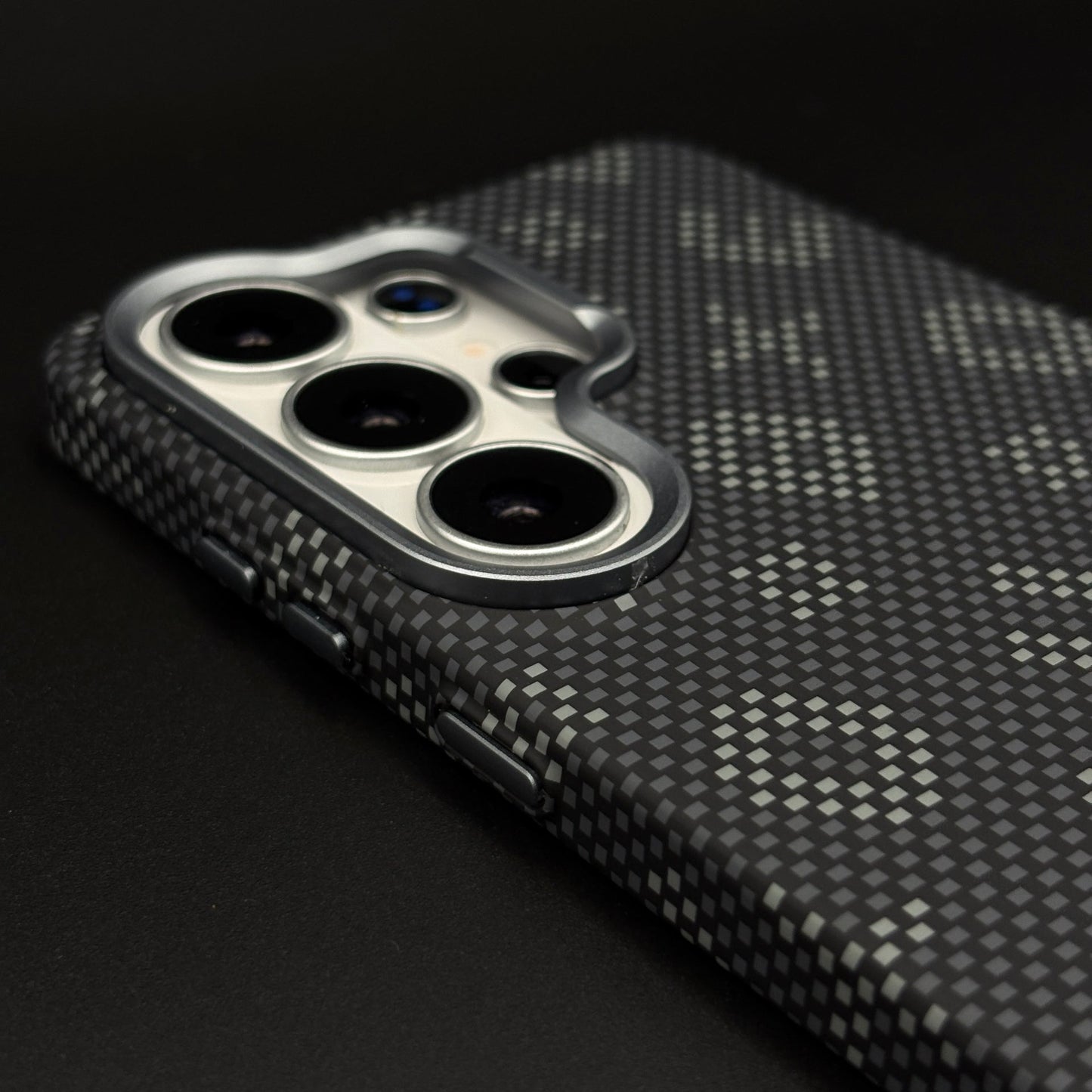 Glow in the Dark Aramid Fiber Case for Samsung Galaxy S26 Ultra | Hidden Magsafe | Luminous Design
