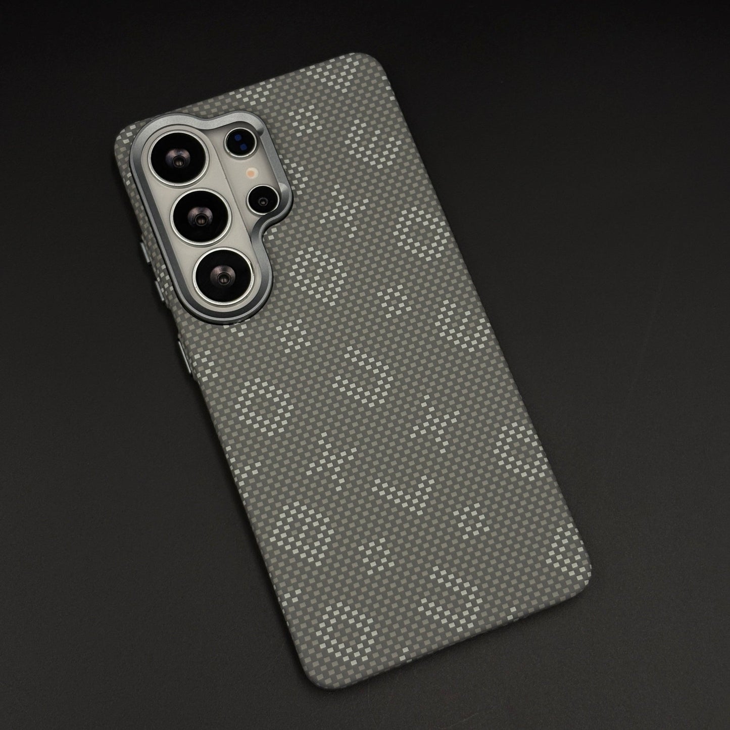 Glow in the Dark Aramid Fiber Case for Samsung Galaxy S26 Ultra | Hidden Magsafe | Luminous Design