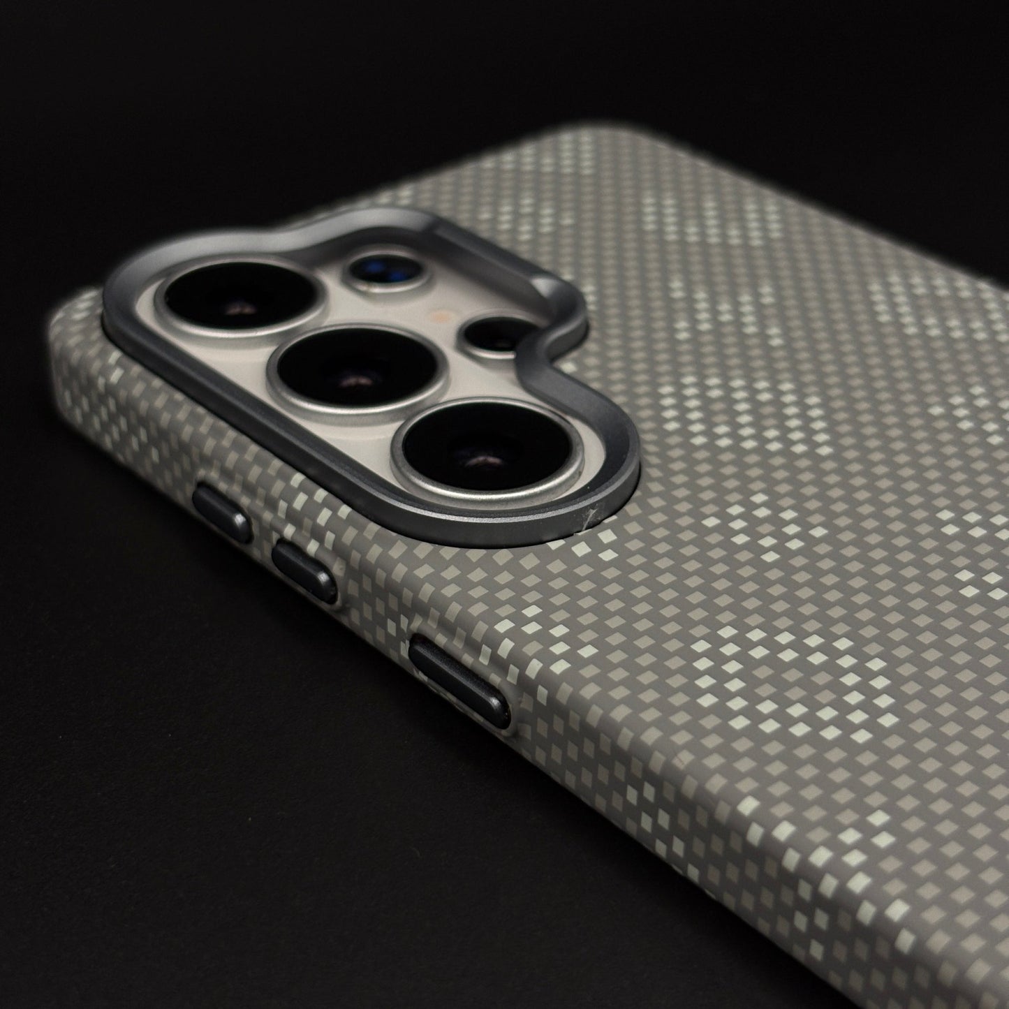 Glow in the Dark Aramid Fiber Case for Samsung Galaxy S26 Ultra | Hidden Magsafe | Luminous Design