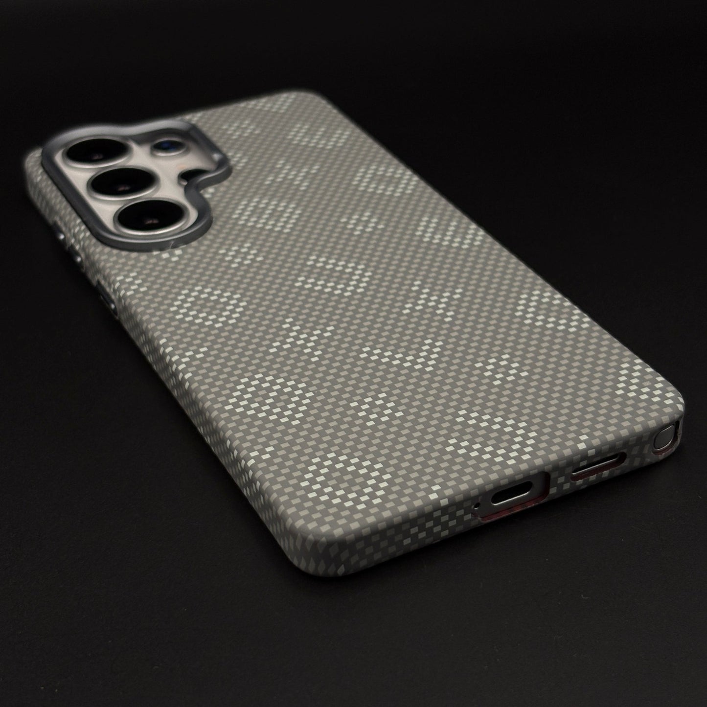 Glow in the Dark Aramid Fiber Case for Samsung Galaxy S26 Ultra | Hidden Magsafe | Luminous Design