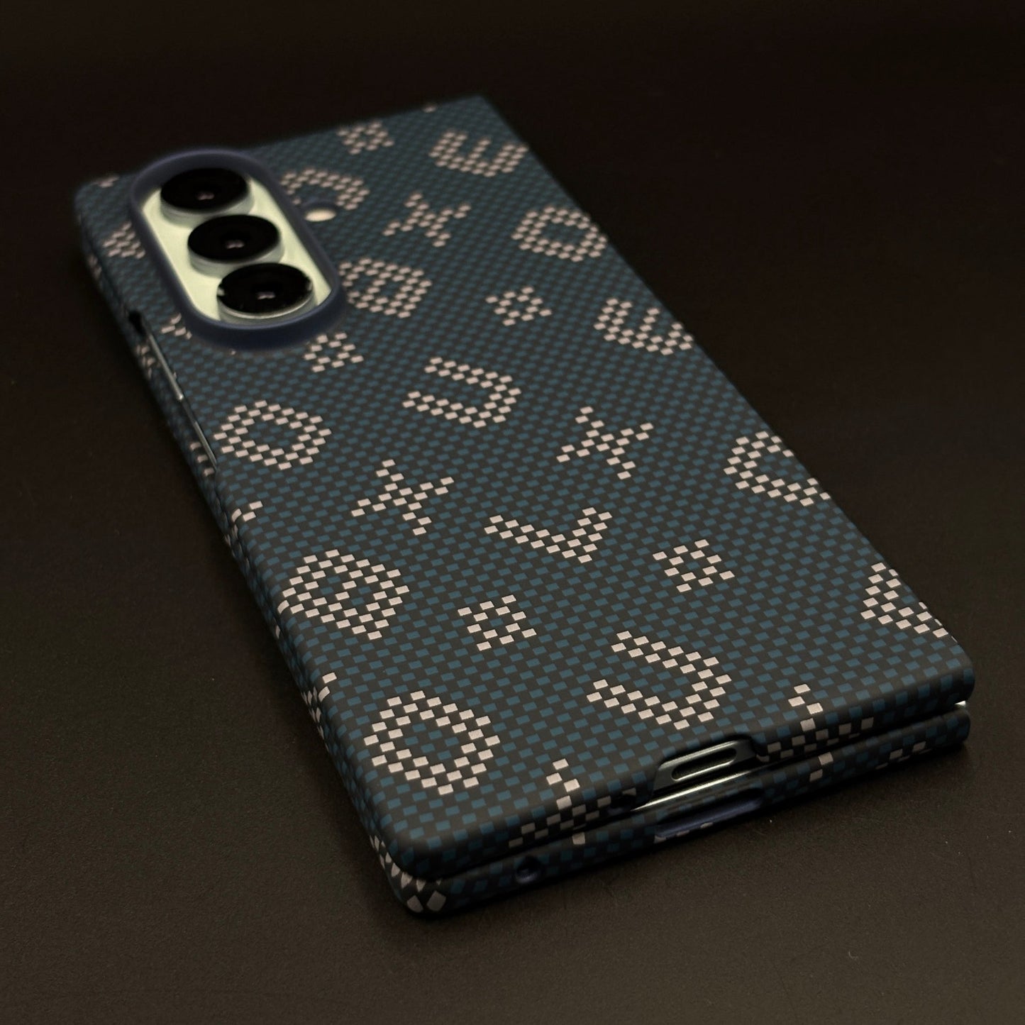 Glow in the Dark Aramid Fiber Case for Samsung Galaxy Z Fold 7 | Hidden Magsafe | Luminous Design