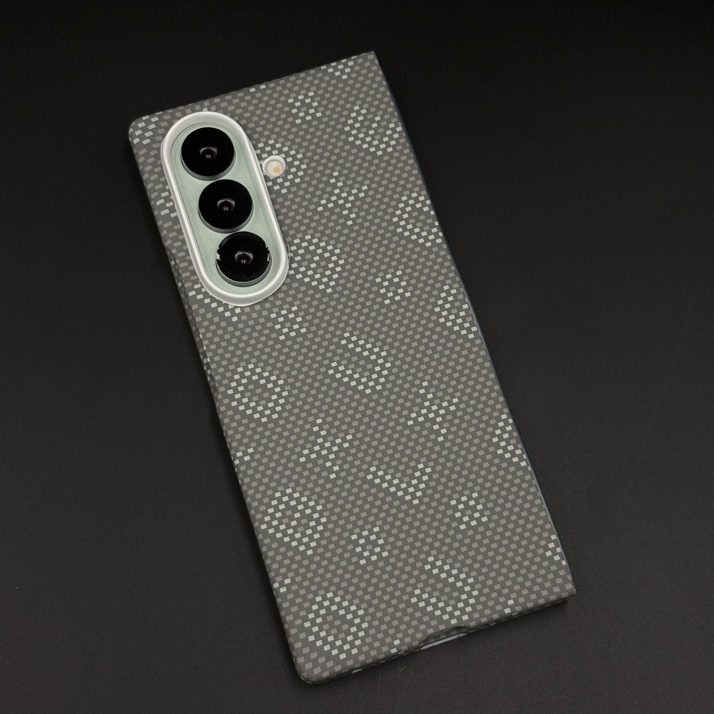 Glow in the Dark Aramid Fiber Case for Samsung Galaxy Z Fold 7 | Hidden Magsafe | Luminous Design