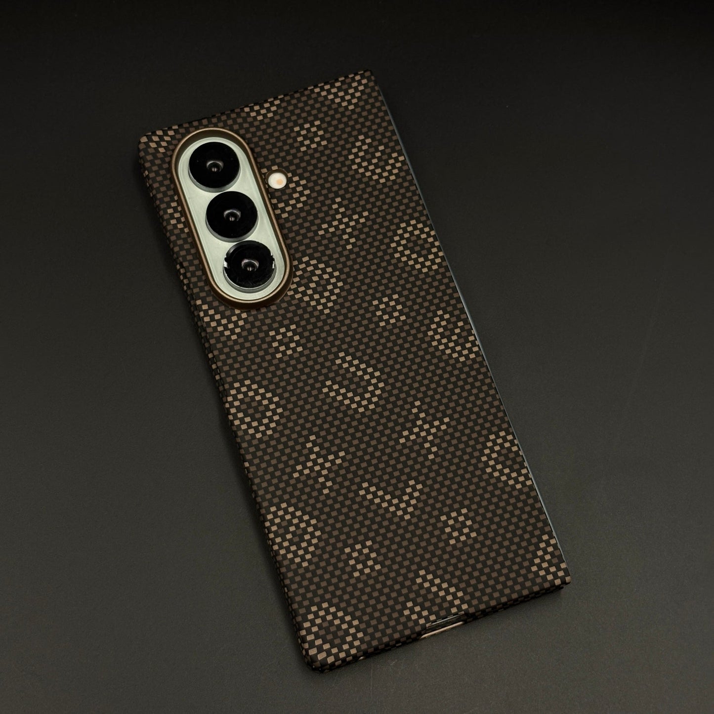 Glow in the Dark Aramid Fiber Case for Samsung Galaxy Z Fold 7 | Hidden Magsafe | Luminous Design