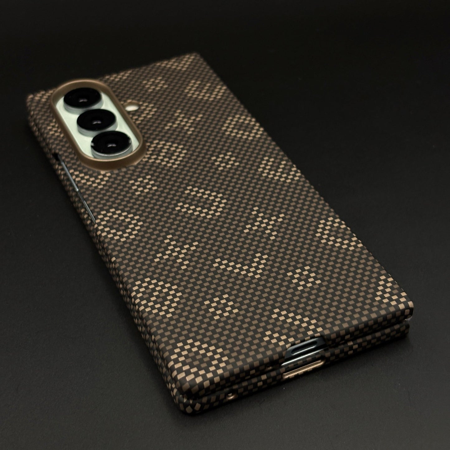 Glow in the Dark Aramid Fiber Case for Samsung Galaxy Z Fold 7 | Hidden Magsafe | Luminous Design