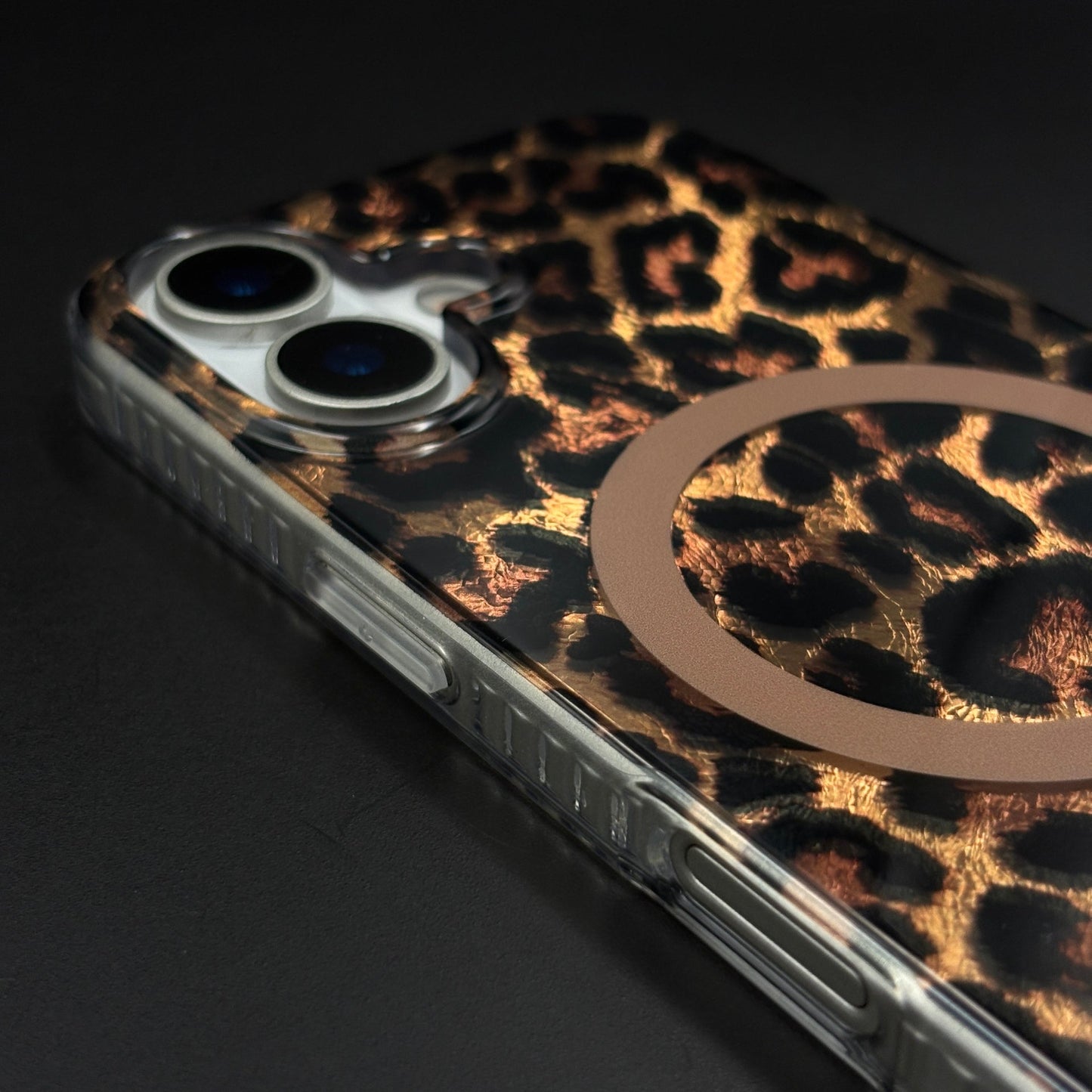 Golden Wild Leopard Pattern MagSafe Mobile Case Cover for iPhone 17