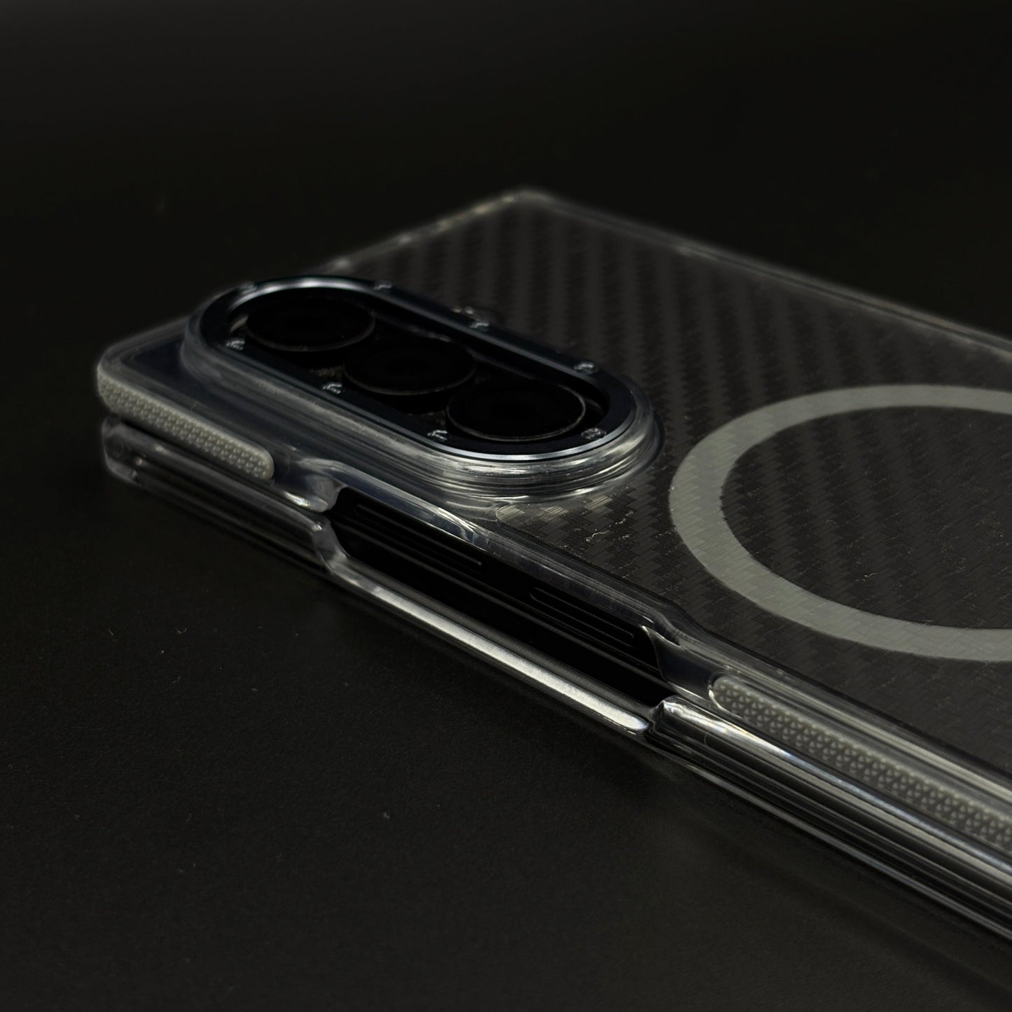 Carbon Fibre Matte MagSafe Case for Samsung Galaxy Z Fold 7 | Smokey Finish Protection