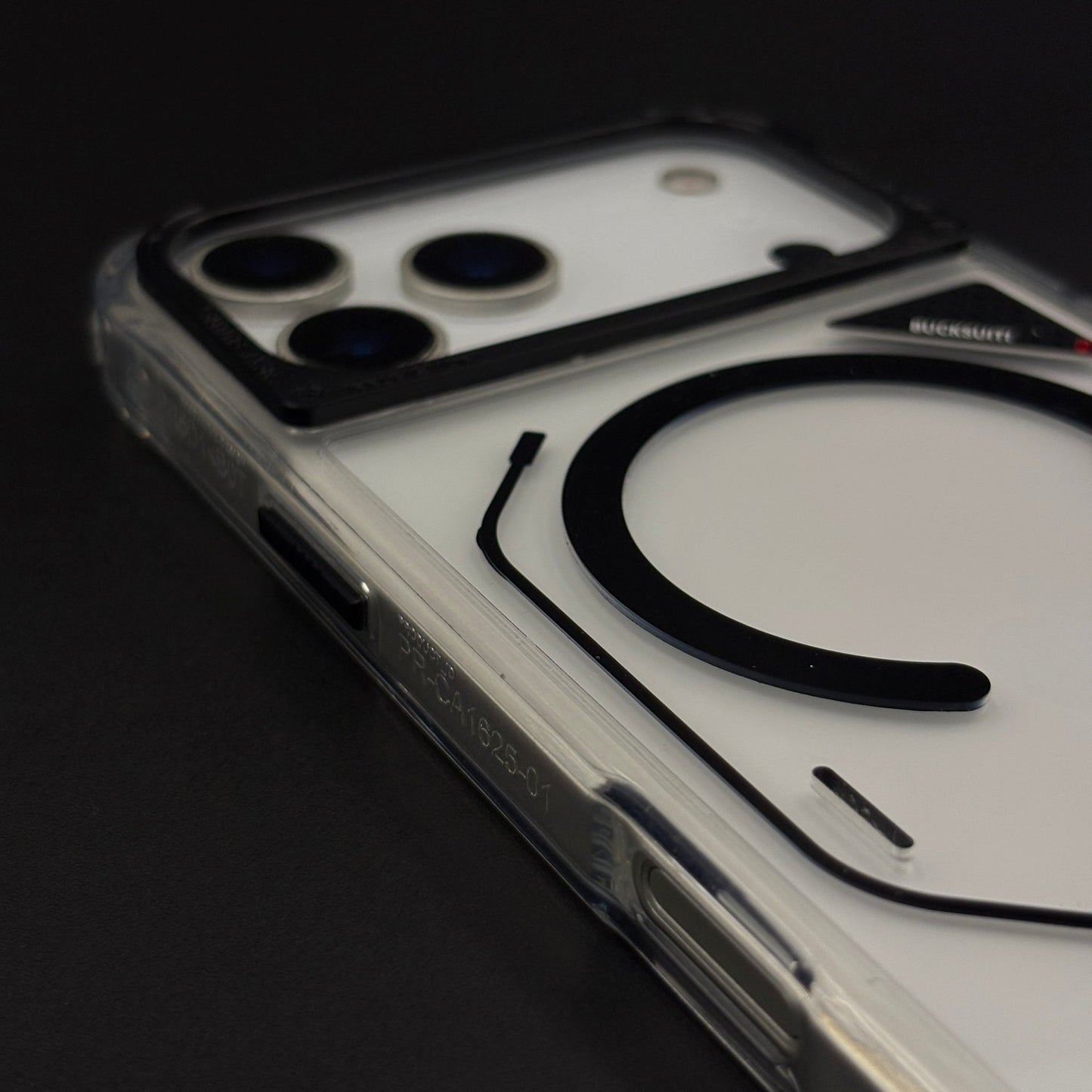 Non Yellow Clear Magnetic Magsafe Case for iPhone 17 Series