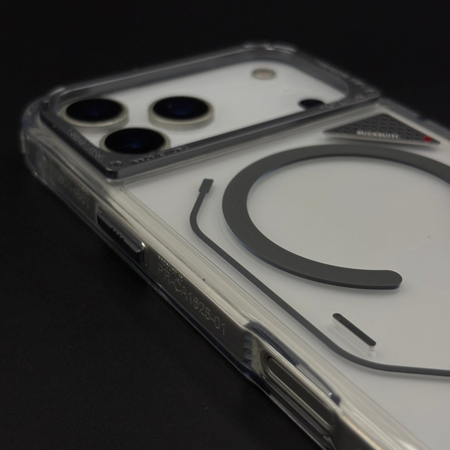 Non Yellow Clear Magnetic Magsafe Case for iPhone 17 Series
