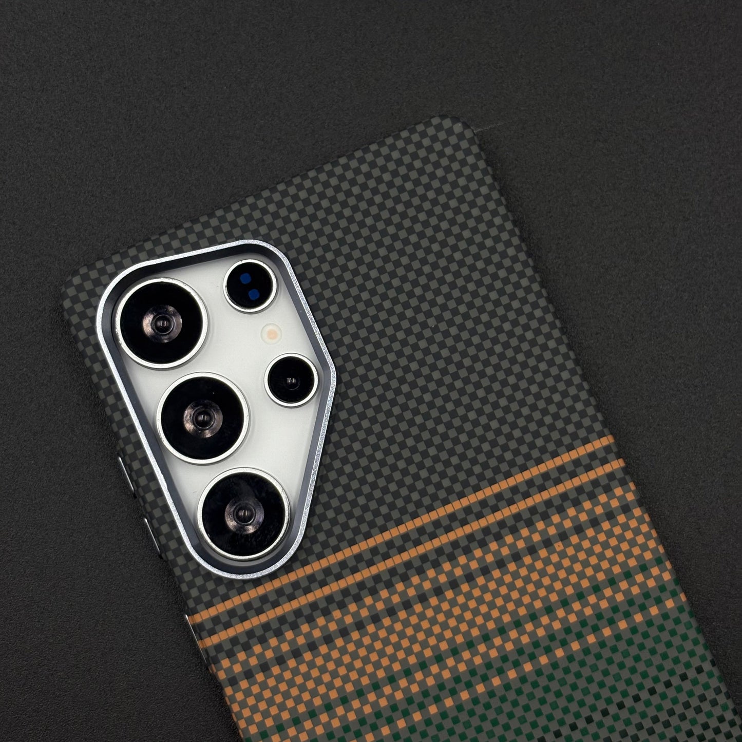 Samsung Galaxy S25 Ultra Pixelated Premium Slim Case | Rare Aramid Texture Finish | Real Carbon Fibre Feel | Hidden MagSafe
