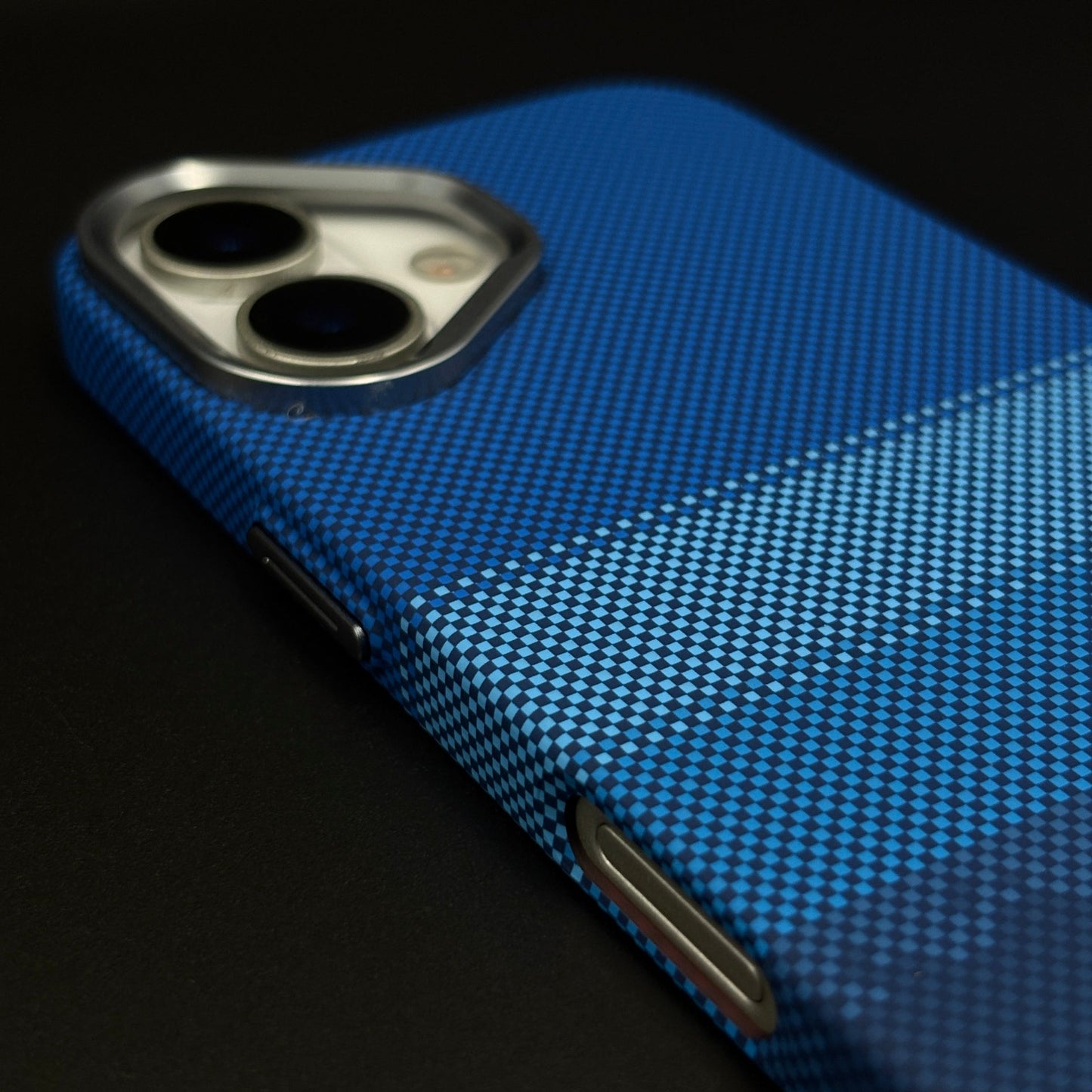 Navy Pulse Carbon Fibre Hidden MagSafe Case for iPhone 17