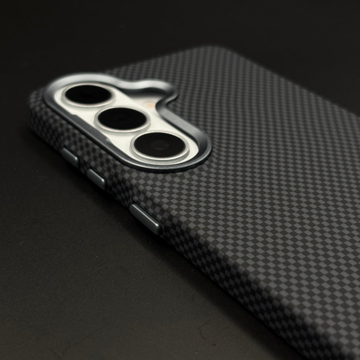 Black Carbon Grid Feel Hidden MagSafe Case Cover for Samsung Galaxy S26
