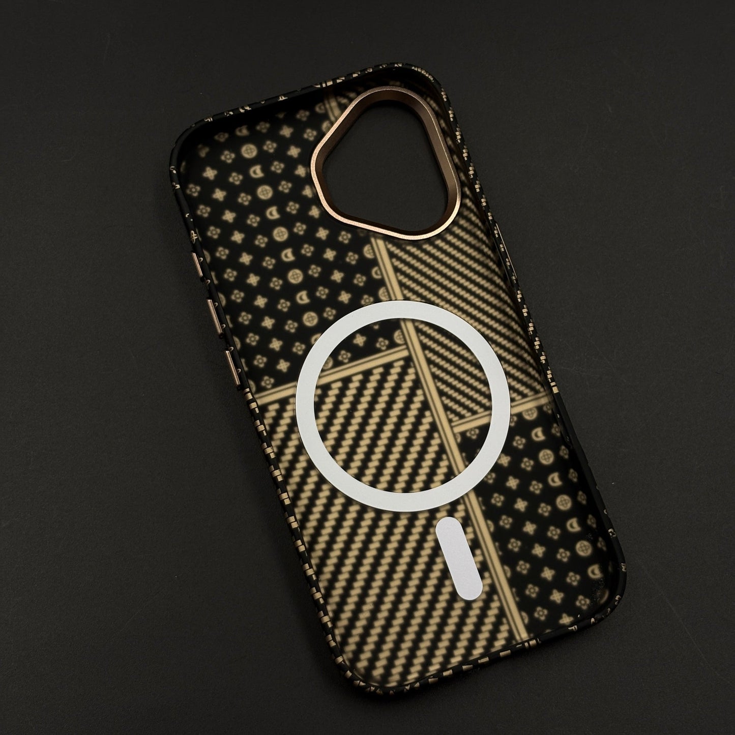 Gold Heritage Carbon Fibre Hidden MagSafe Case with Camera Kickstand for iPhone 17