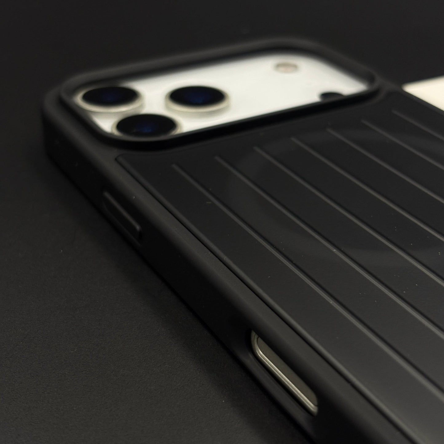 Luxury Brand M Vertical Ribbed Hidden MagSafe OG Case for iPhone 17 Series