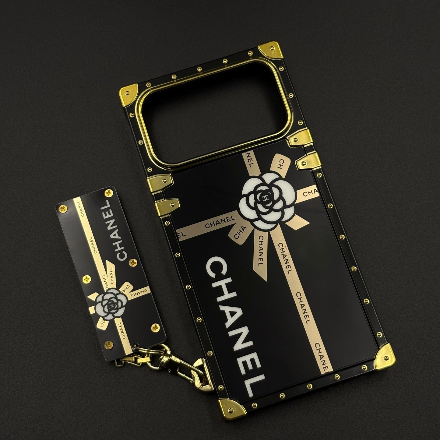 Luxury CC Square Trunk Case with Chain for iPhone 17 Series