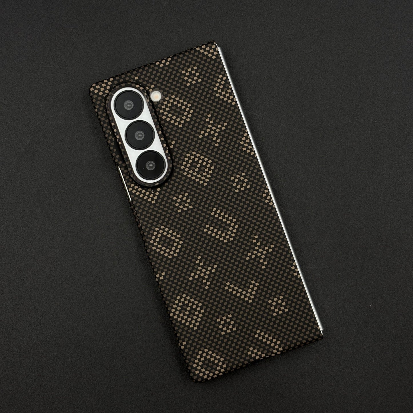 Glow in the Dark Aramid Fiber Case for Samsung Galaxy Z Fold 6 | Hidden Magsafe | Luminous Design