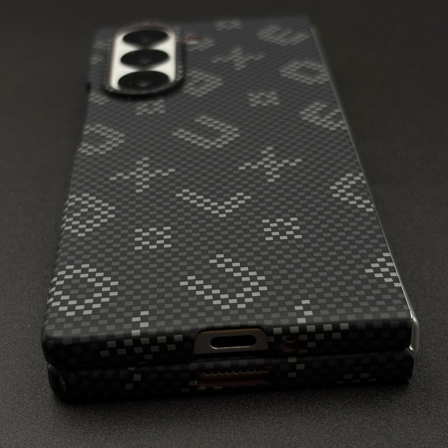 Glow in the Dark Aramid Fiber Case for Samsung Galaxy Z Fold 6 | Hidden Magsafe | Luminous Design