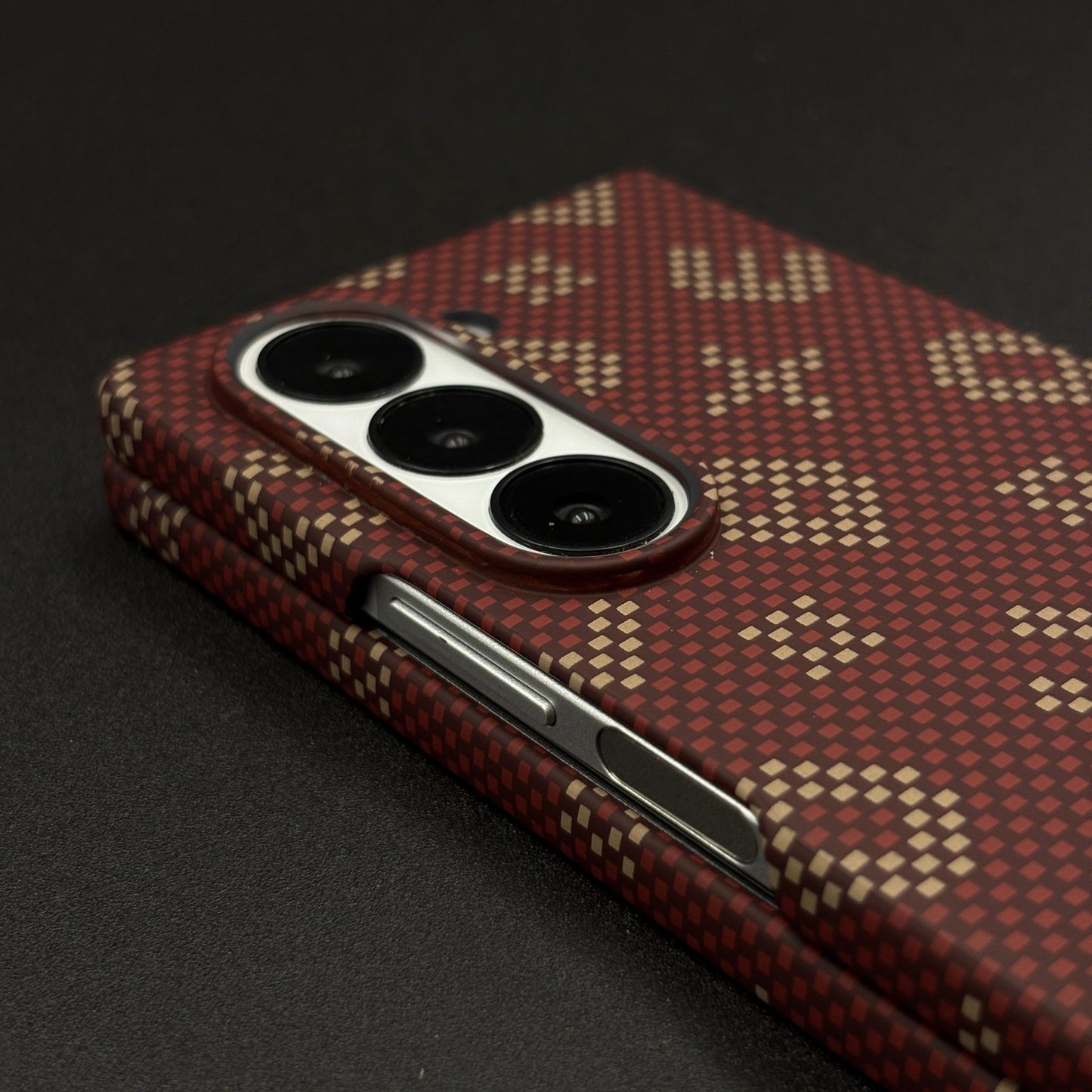 Glow in the Dark Aramid Fiber Case for Samsung Galaxy Z Fold 6 | Hidden Magsafe | Luminous Design