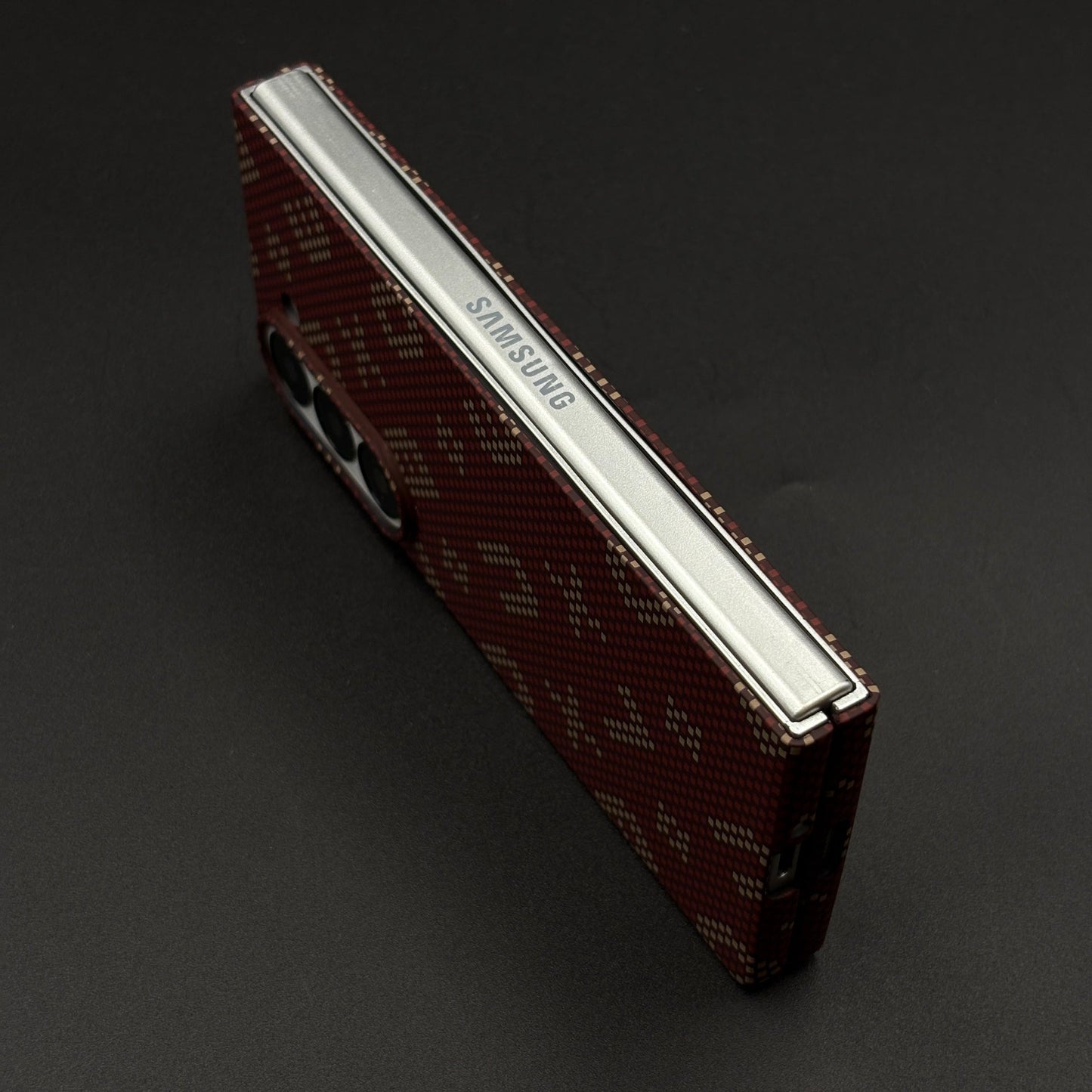 Glow in the Dark Aramid Fiber Case for Samsung Galaxy Z Fold 6 | Hidden Magsafe | Luminous Design