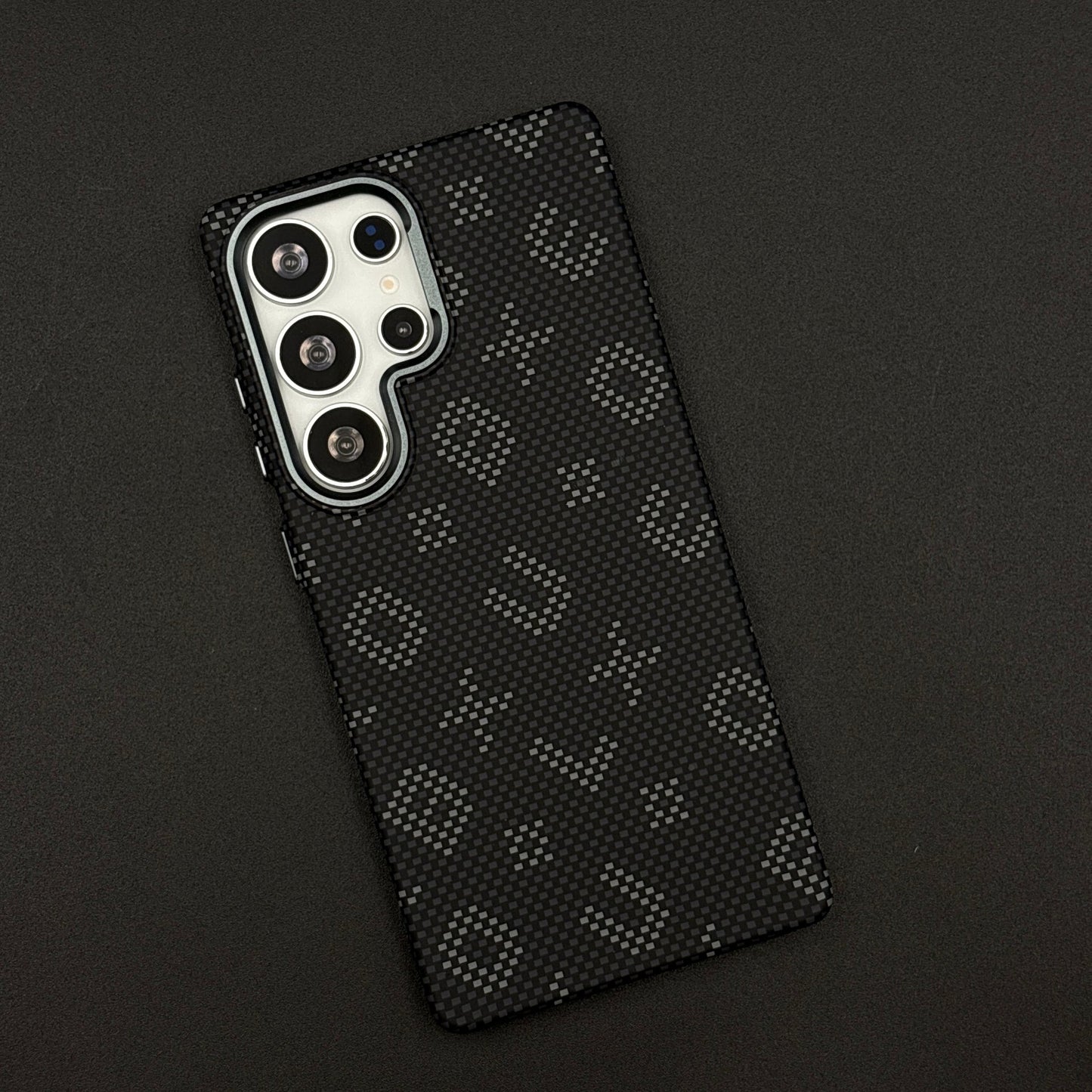 Glow in the Dark Aramid Fiber Case for Samsung Galaxy S24 Ultra | Hidden Magsafe | Luminous Design