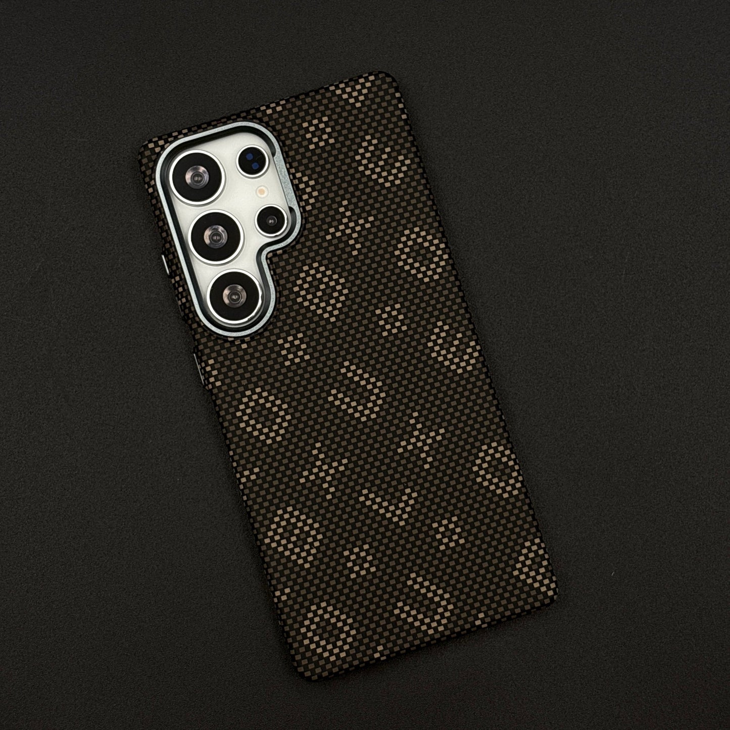 Glow in the Dark Aramid Fiber Case for Samsung Galaxy S24 Ultra | Hidden Magsafe | Luminous Design