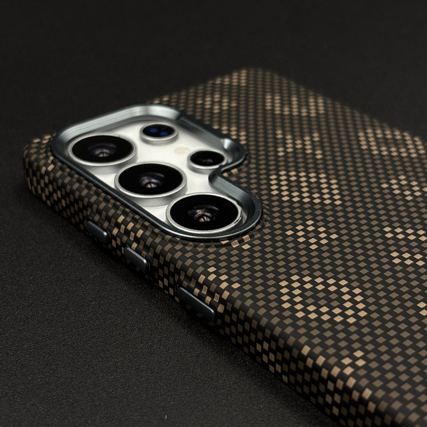 Glow in the Dark Aramid Fiber Case for Samsung Galaxy S25 Ultra | Hidden Magsafe | Luminous Design