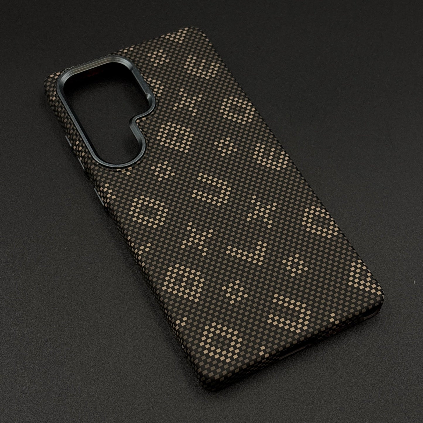 Glow in the Dark Aramid Fiber Case for Samsung Galaxy S25 Ultra | Hidden Magsafe | Luminous Design