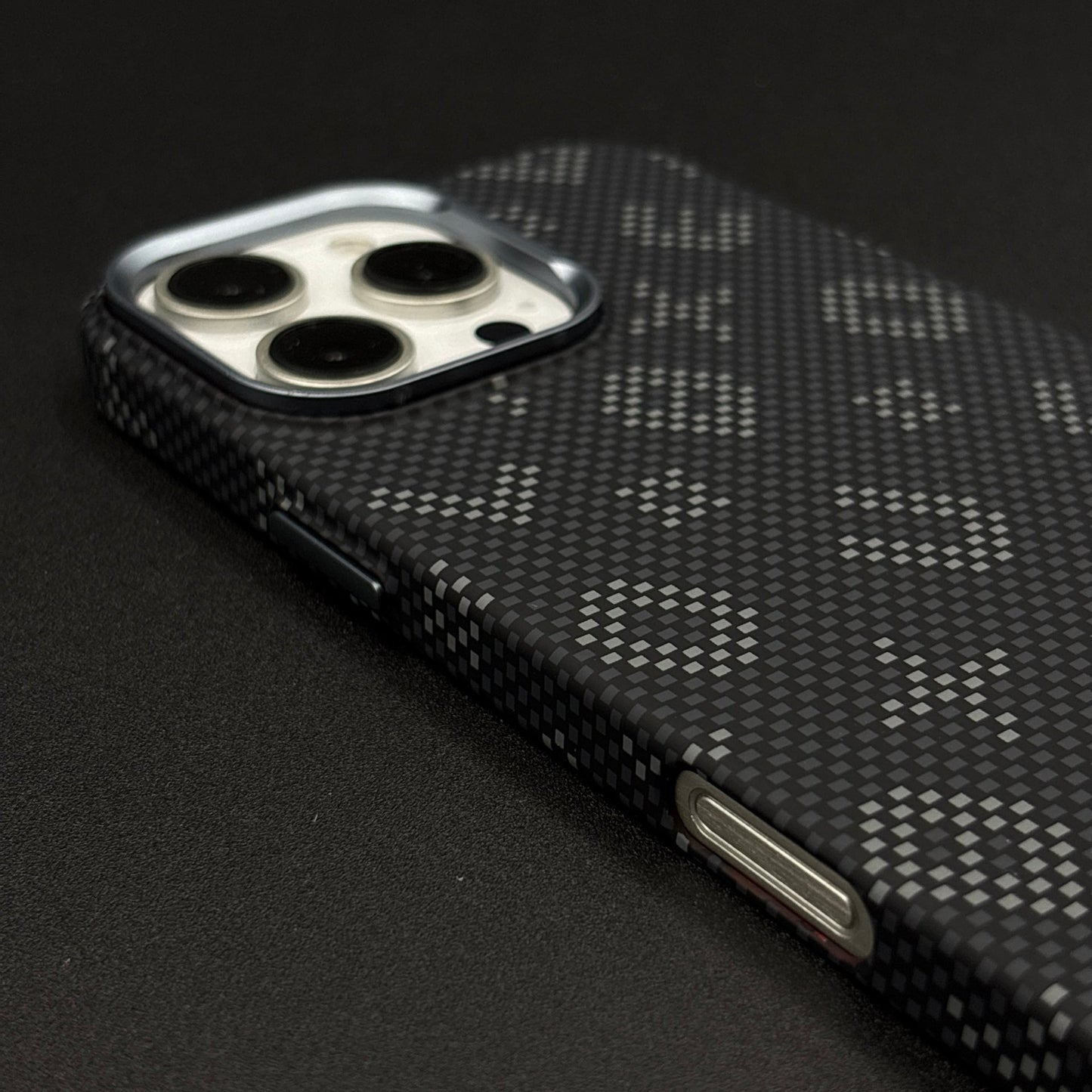 Glow in the Dark Aramid Fiber Case for iPhone Series | Hidden Magsafe | Luminous Design