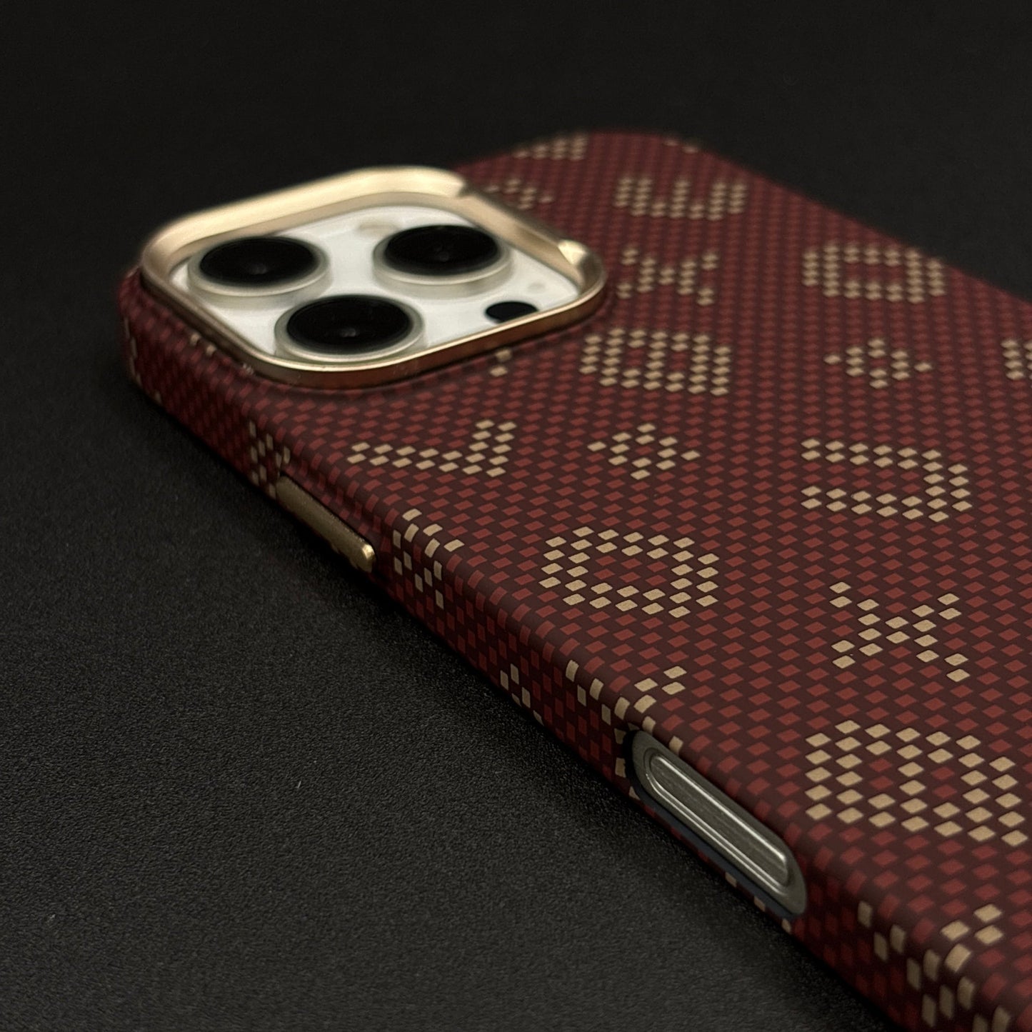 Glow in the Dark Aramid Fiber Case for iPhone Series | Hidden Magsafe | Luminous Design