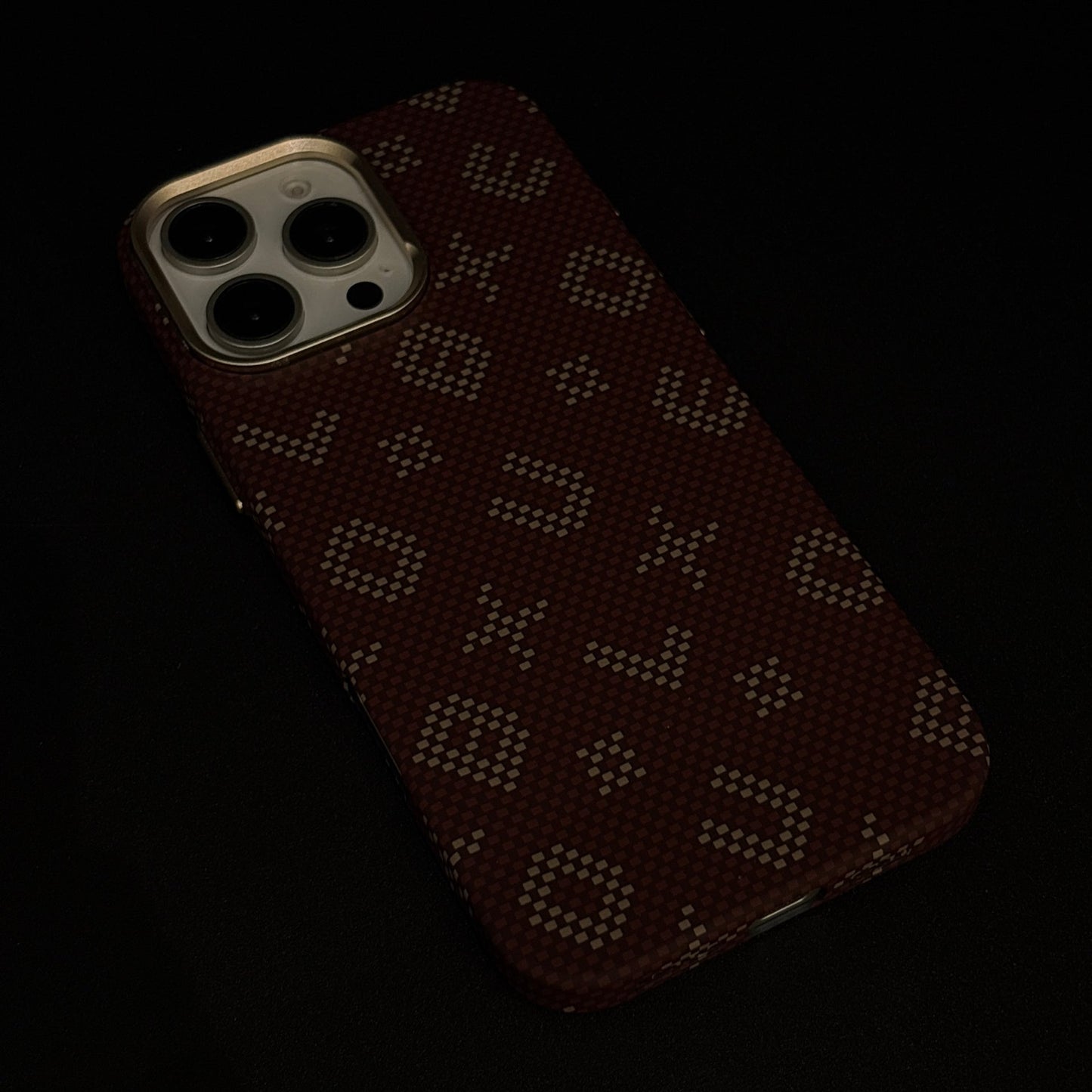 Glow in the Dark Aramid Fiber Case for iPhone Series | Hidden Magsafe | Luminous Design