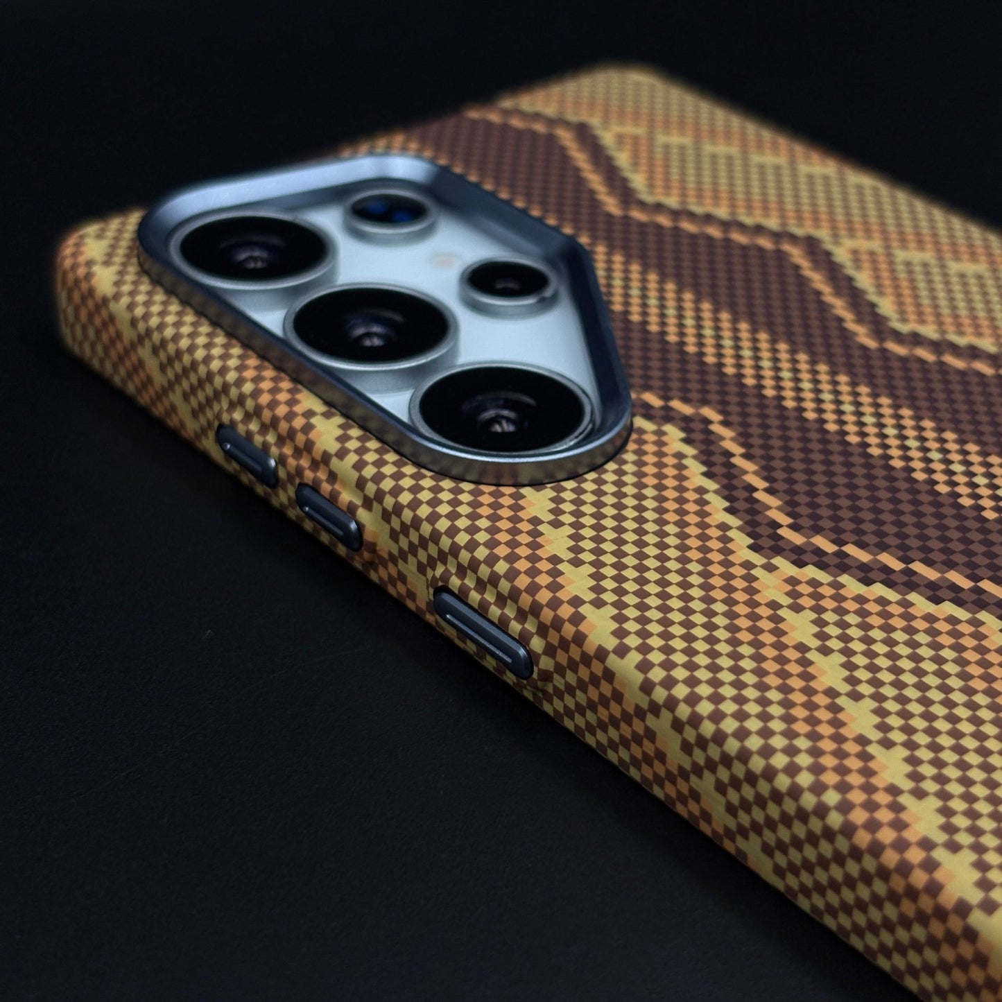 Aramid Texture Case Desert Brown Zigzag for Samsung Galaxy S24 Ultra Carbon Fibre Feel | Hidden MagSafe | Ultra Slim Fit
