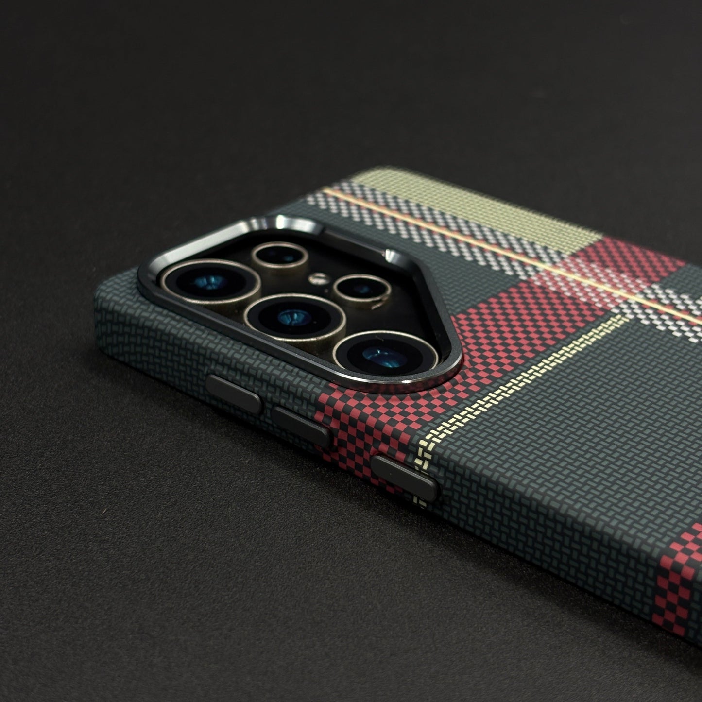 Aramid Texture Case Checkered Pattern for Samsung Galaxy S24 Ultra Carbon Fibre Feel | Hidden MagSafe | Ultra Slim Fit